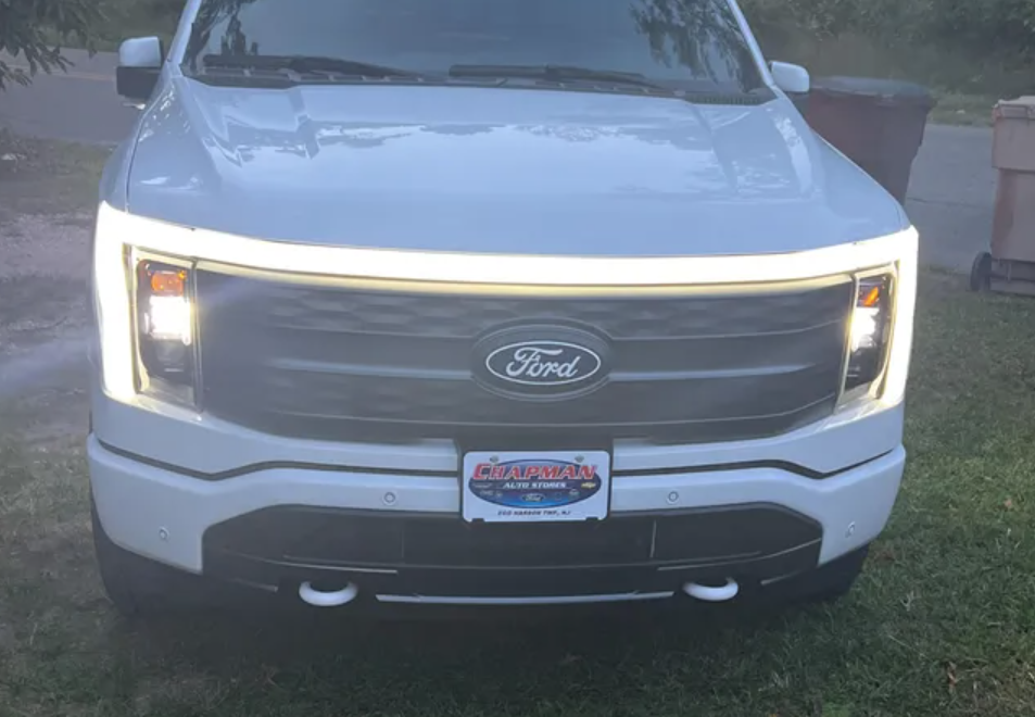 Ford F-150 Lightning/Flash "LIGHTNING BOLT" 3-Pc Color-Matched Interior/Exterior Accessory Gift Pack Kit