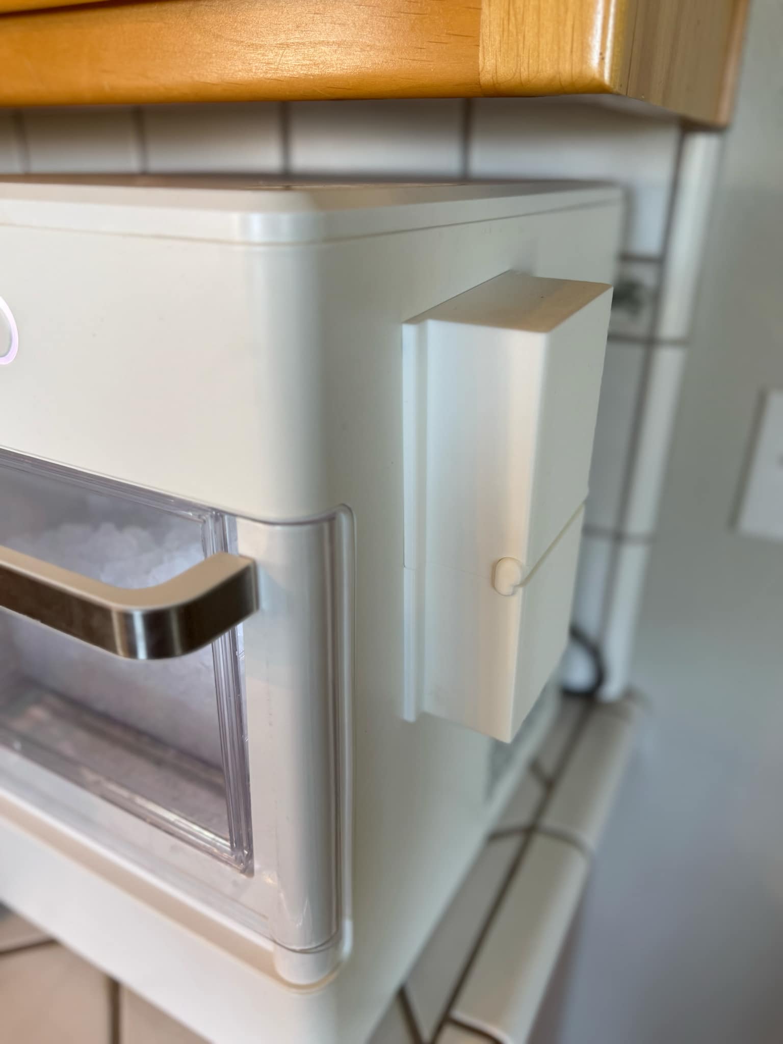 Magnetic ice scoop holder for GE Opal 2 Nugget Ice Maker – 3D printed kitchen organizer