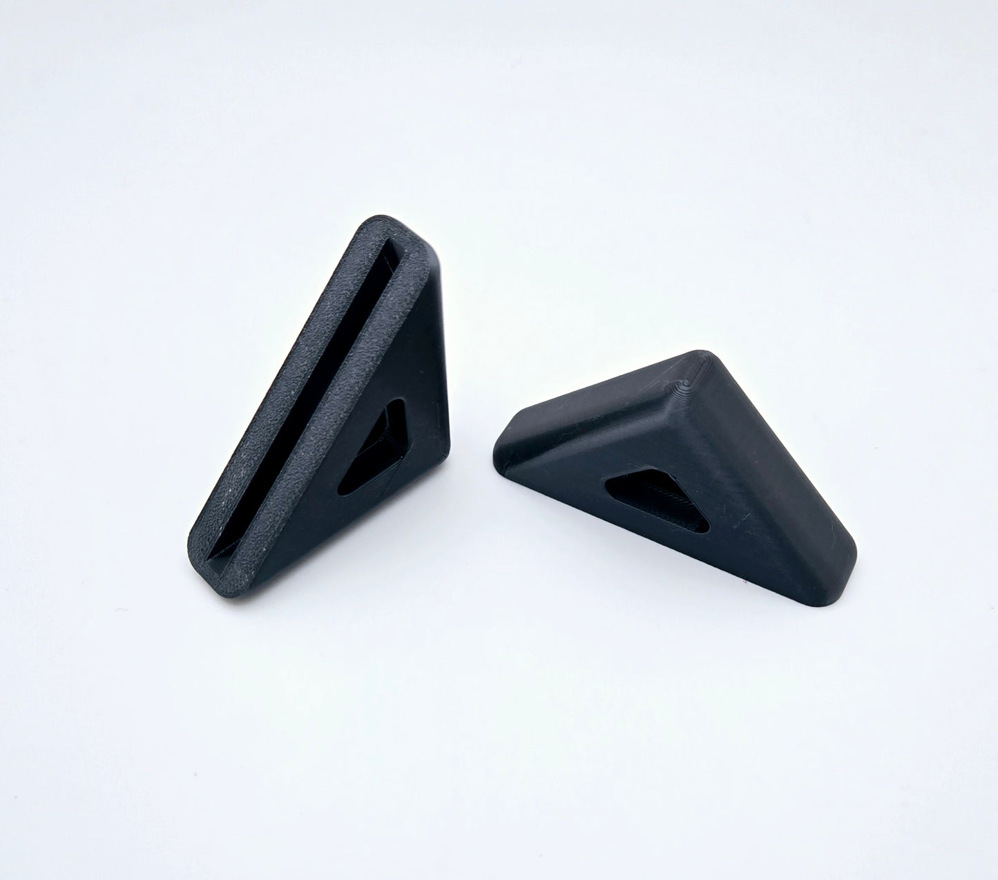 Flexible pinball glass edge guards for safe removal and service