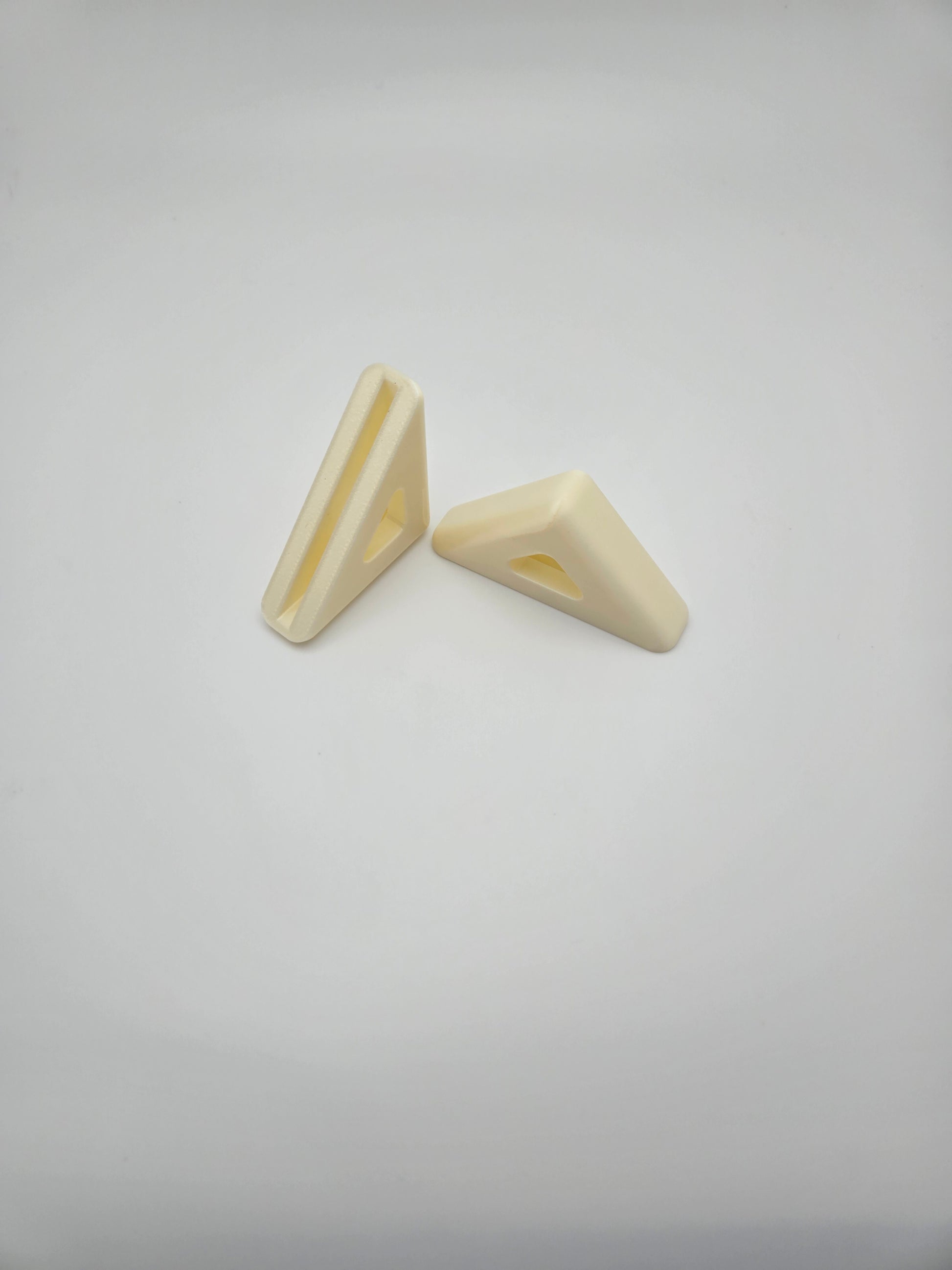 Flexible pinball glass edge guards for safe removal and service