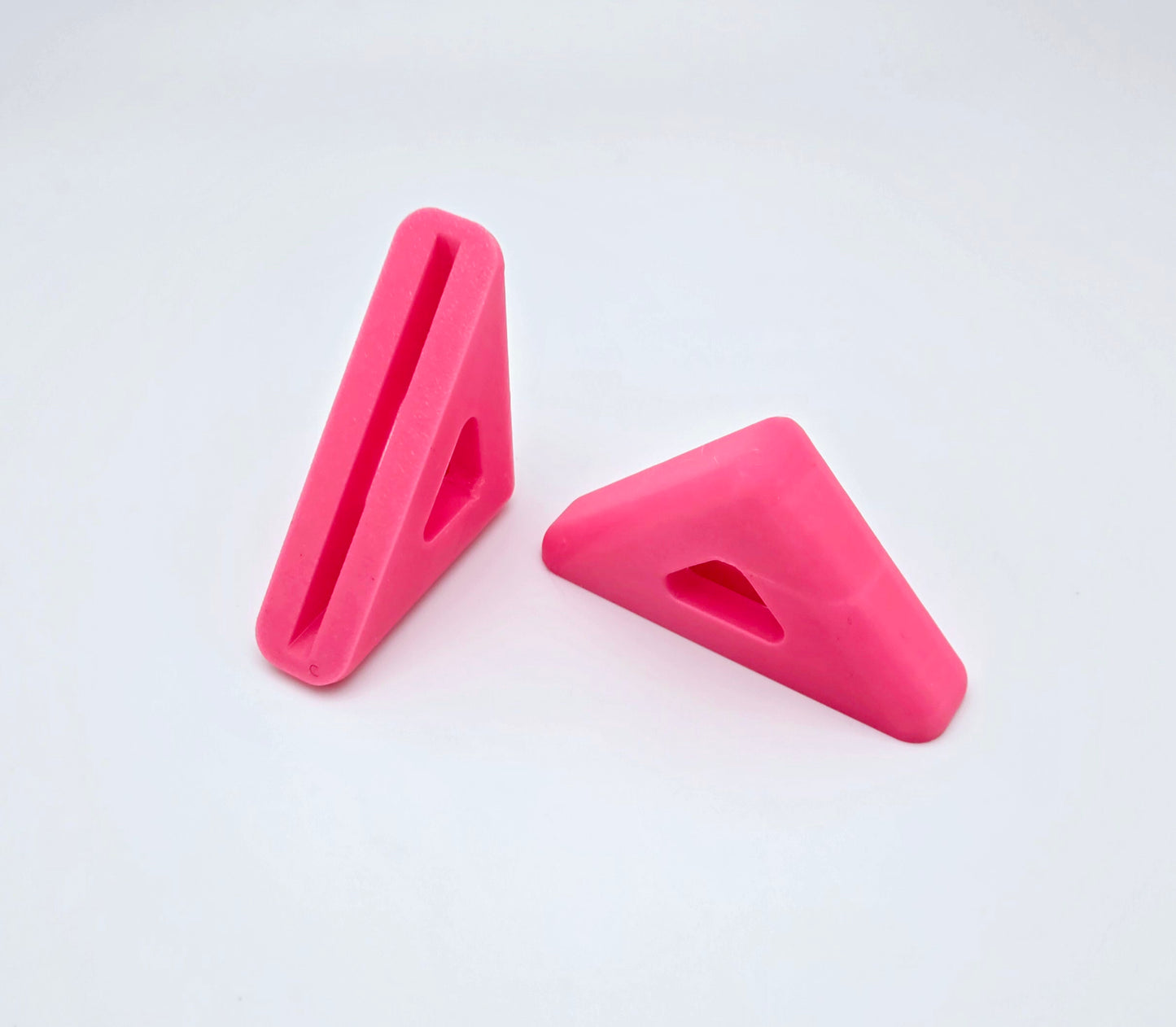 Flexible pinball glass edge guards for safe removal and service