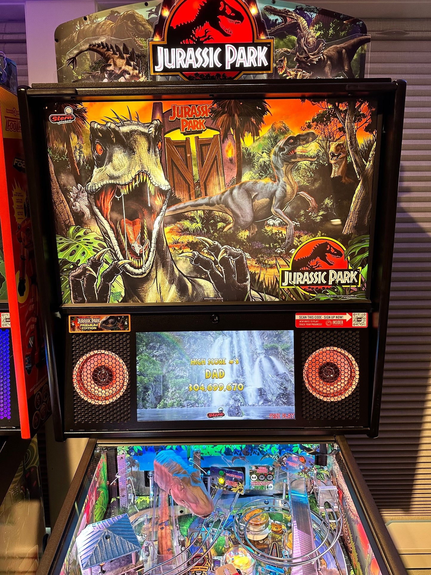 3D printed Stern Spike 2 badge frame mod – Pro and Premium cabinets