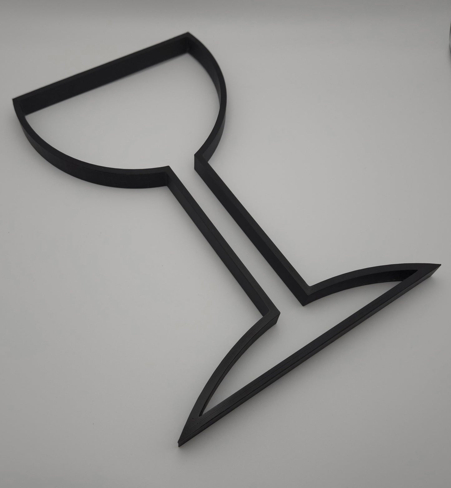 3D printed wine glass wall art – lightweight décor for kitchen, dining room, or bar
